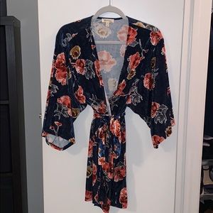 Never worn! Cute cover up/robe